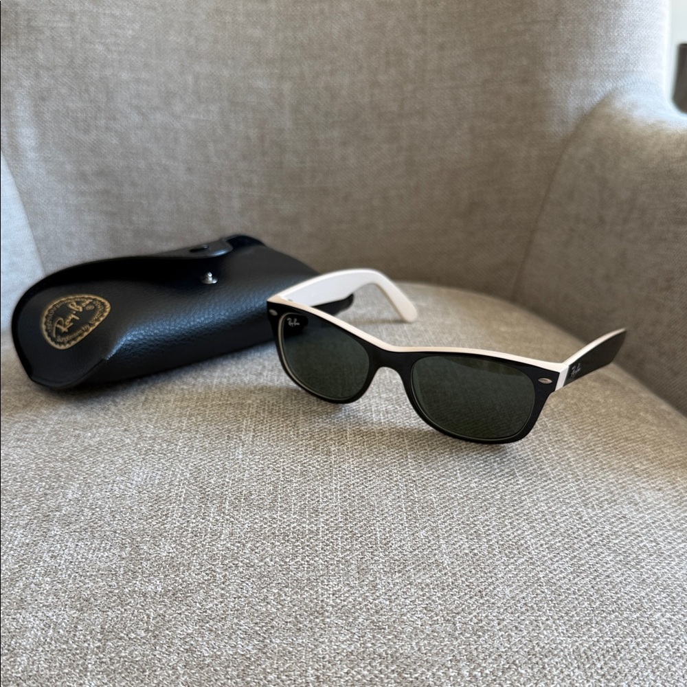 Ray-Ban Black Frame Sunglasses with Cream Temples